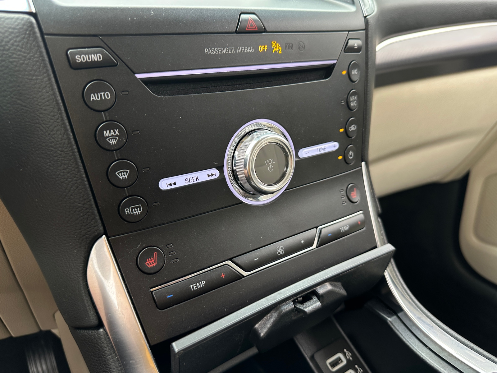 Thumbnail: 2019 Ford Edge - 3
