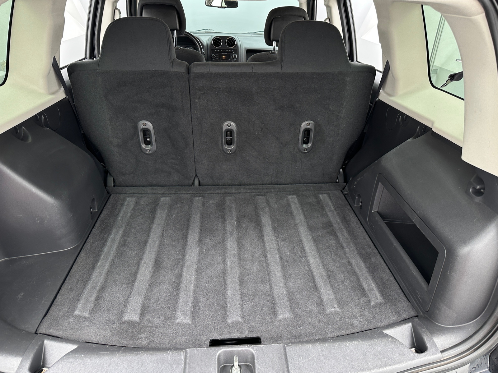 Thumbnail: 2014 Jeep Patriot - 7