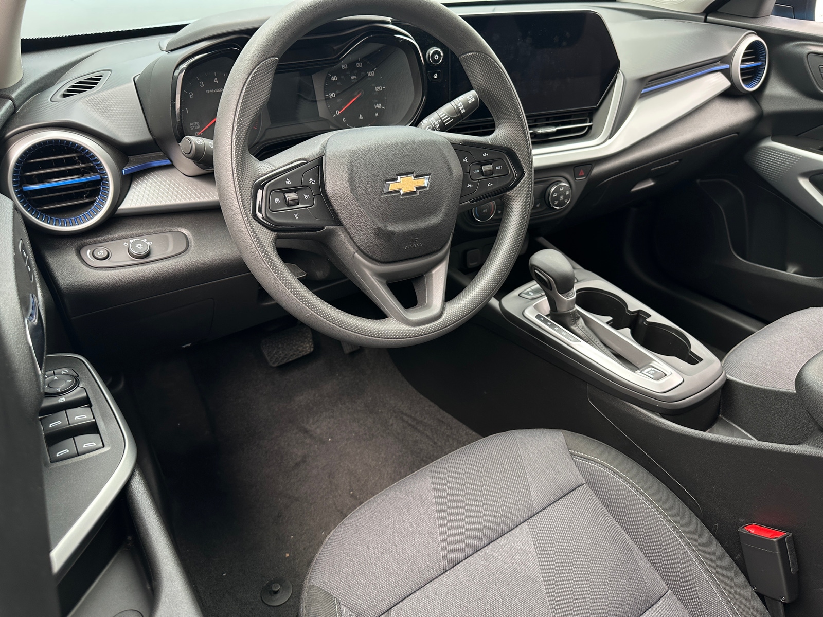 Thumbnail: 2025 Chevrolet Trax - 3