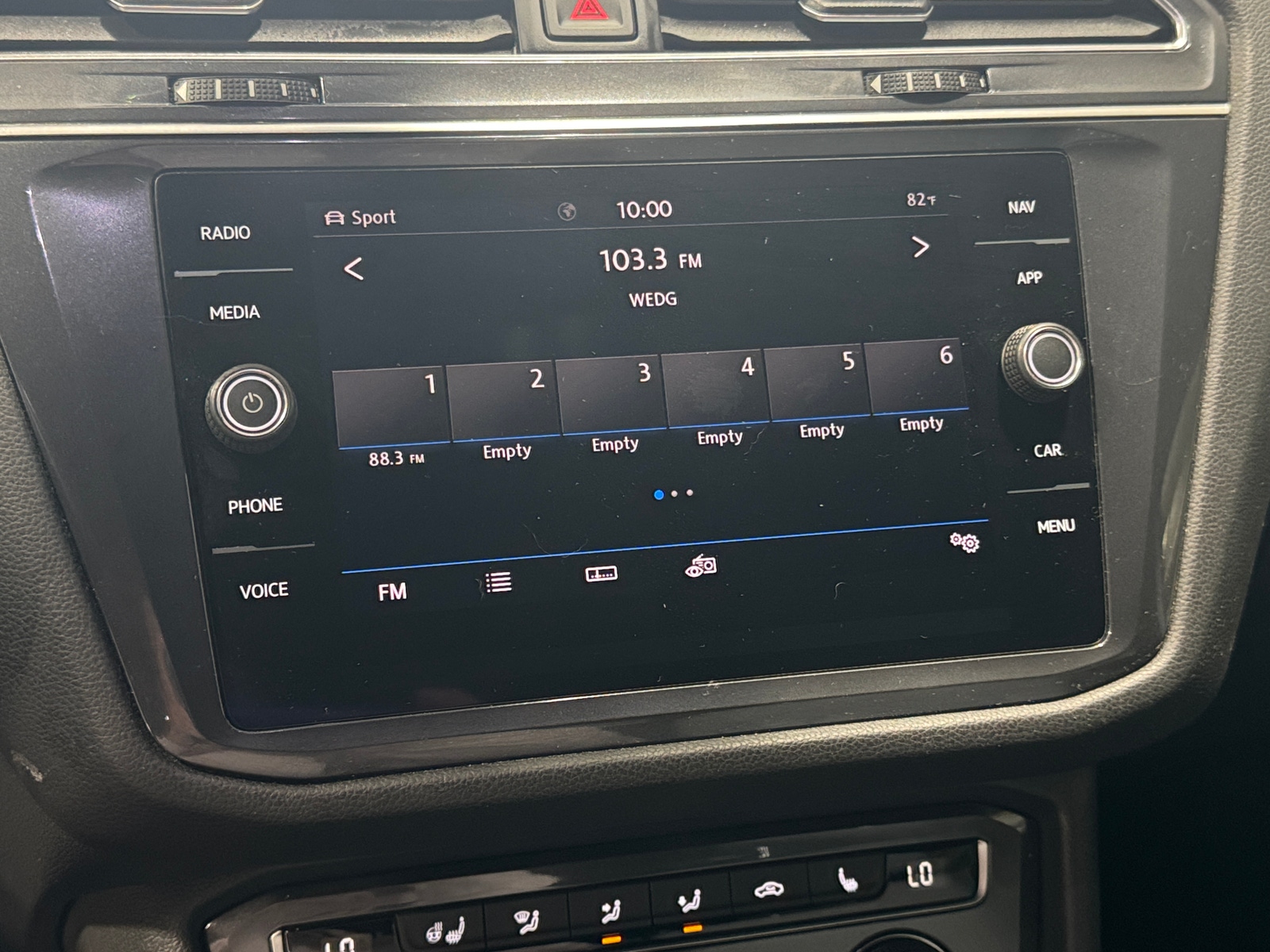 Thumbnail: 2020 Volkswagen Tiguan - 3