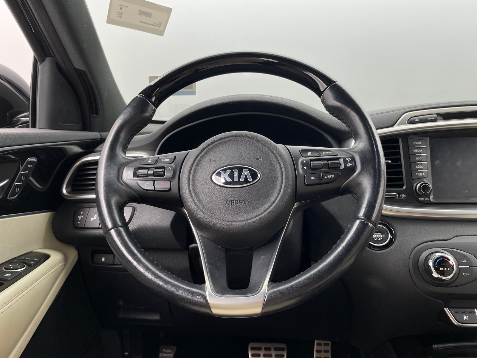 Thumbnail: 2016 Kia Sorento - 4