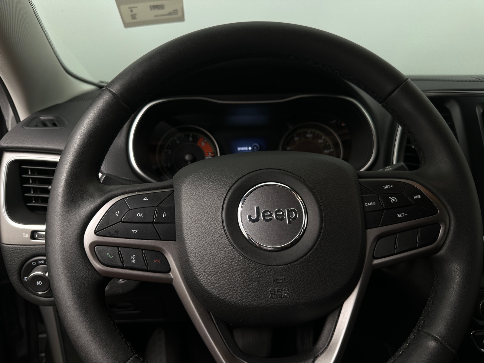 Thumbnail: 2022 Jeep Cherokee - 4