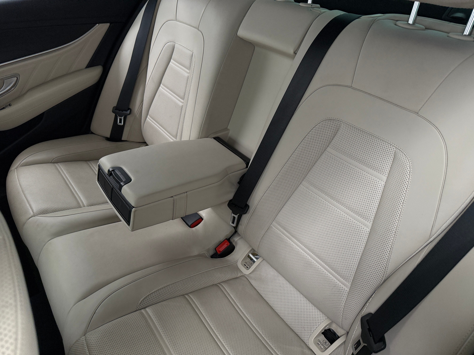 Thumbnail: 2017 Mercedes-Benz E-Class - 5