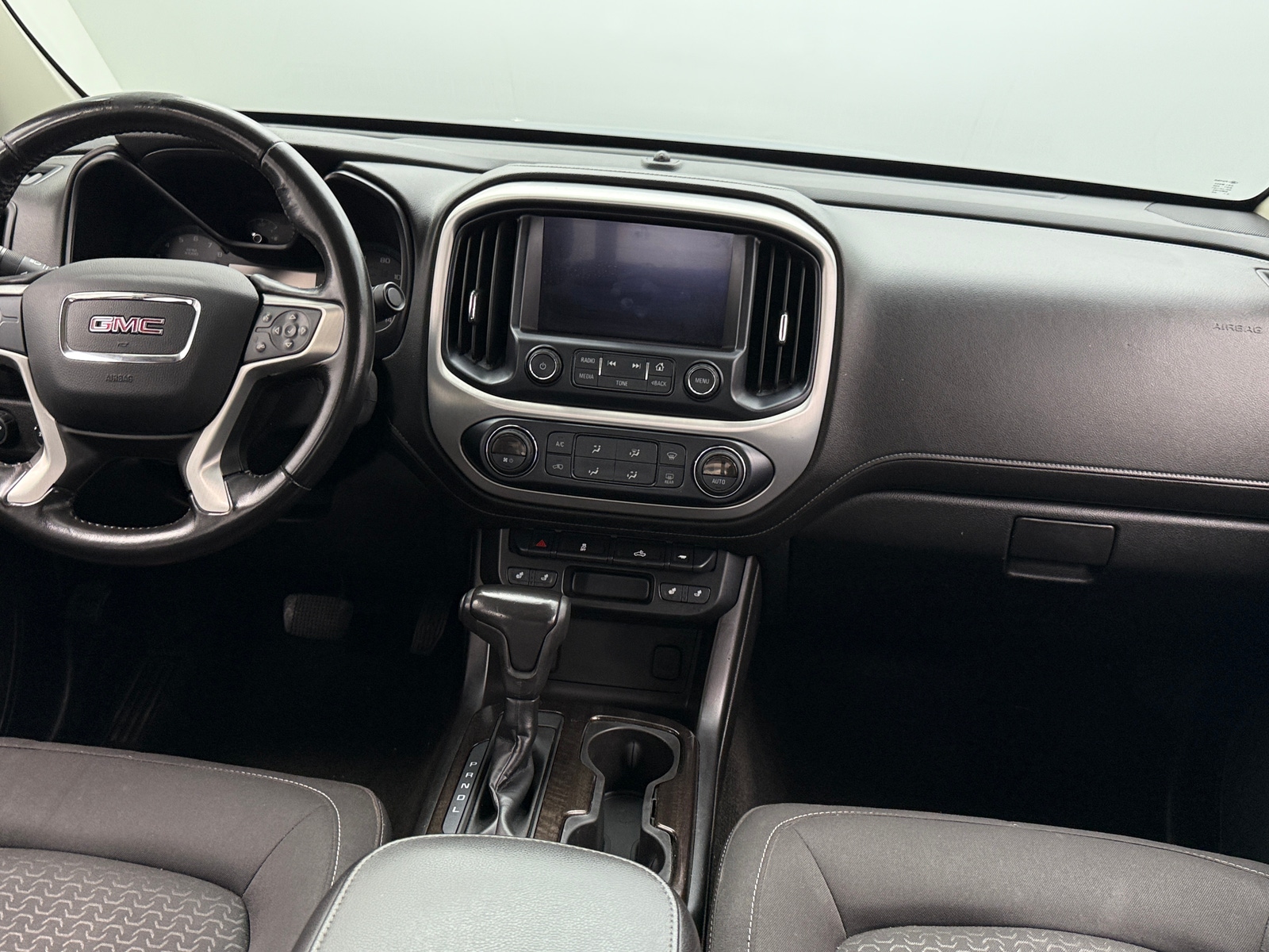 Thumbnail: 2018 GMC Canyon - 3