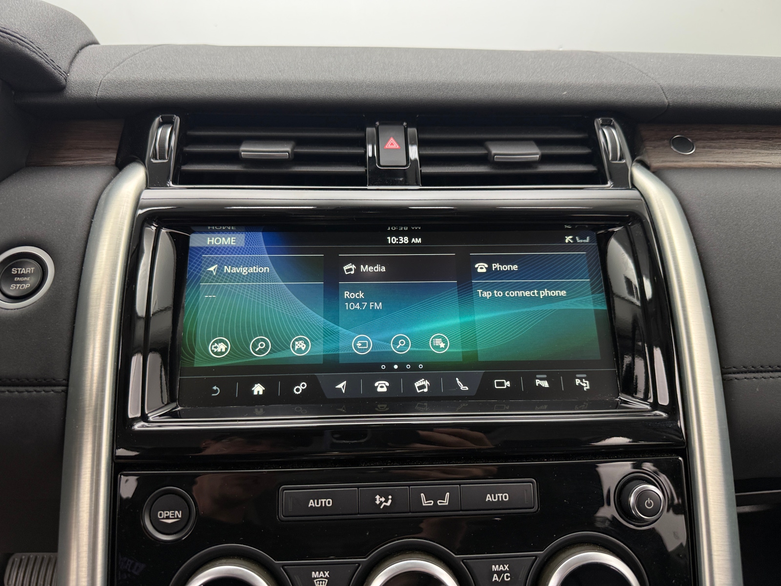 Thumbnail: 2019 Land Rover Discovery - 3