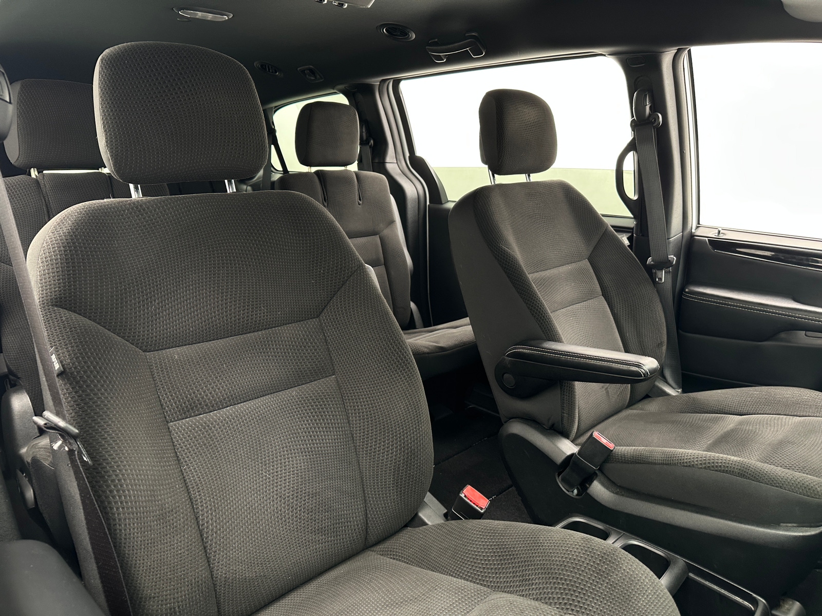Thumbnail: 2018 Dodge Grand Caravan - 2
