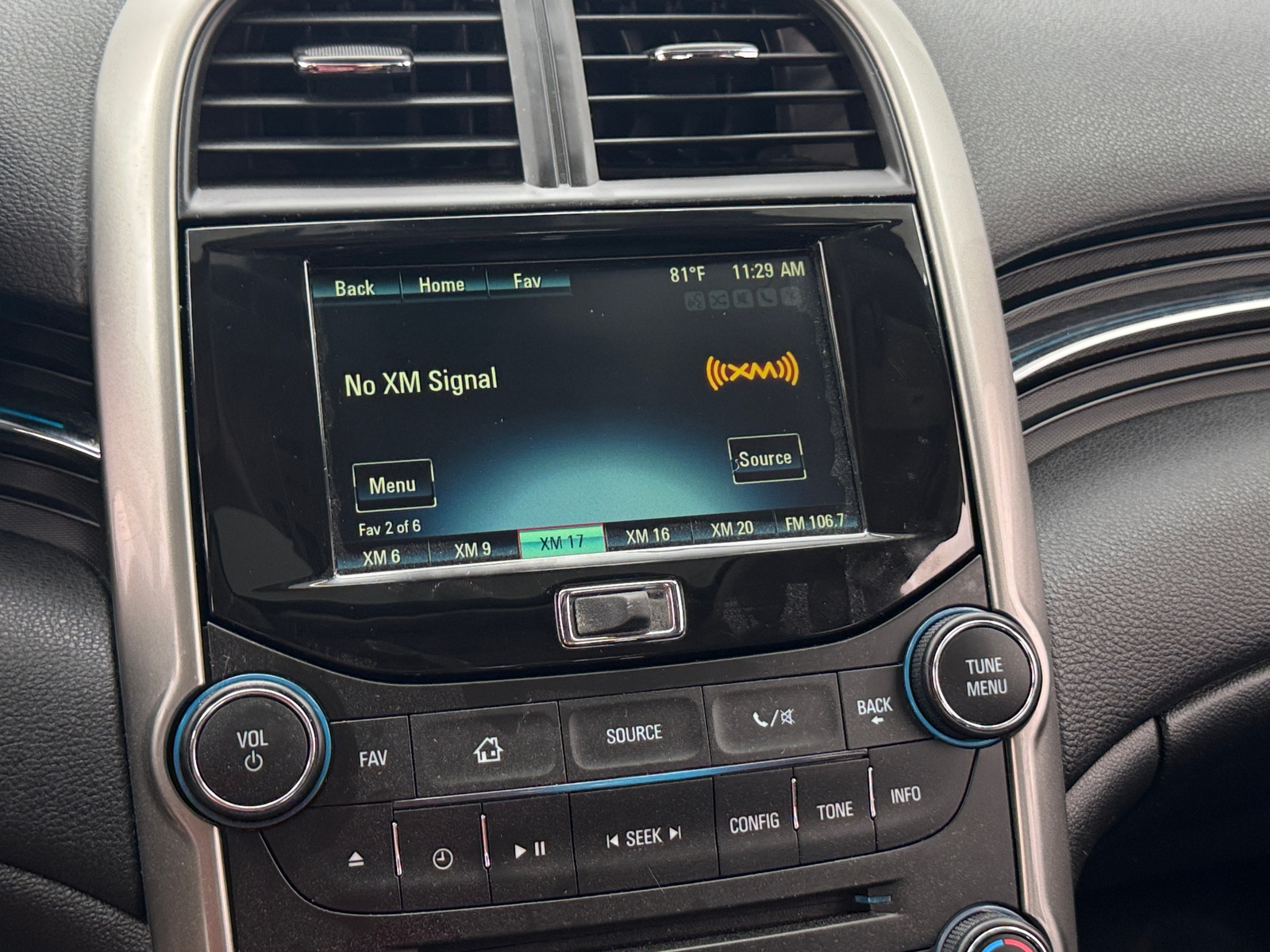 Thumbnail: 2015 Chevrolet Malibu - 3