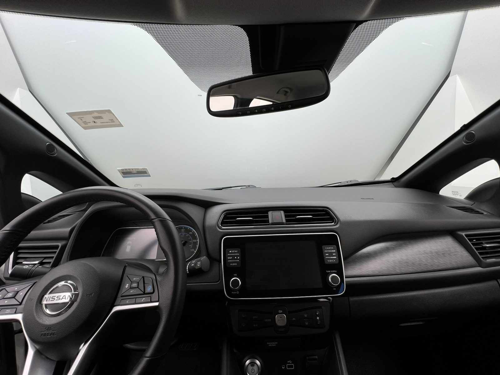 Thumbnail: 2019 Nissan Leaf - 3