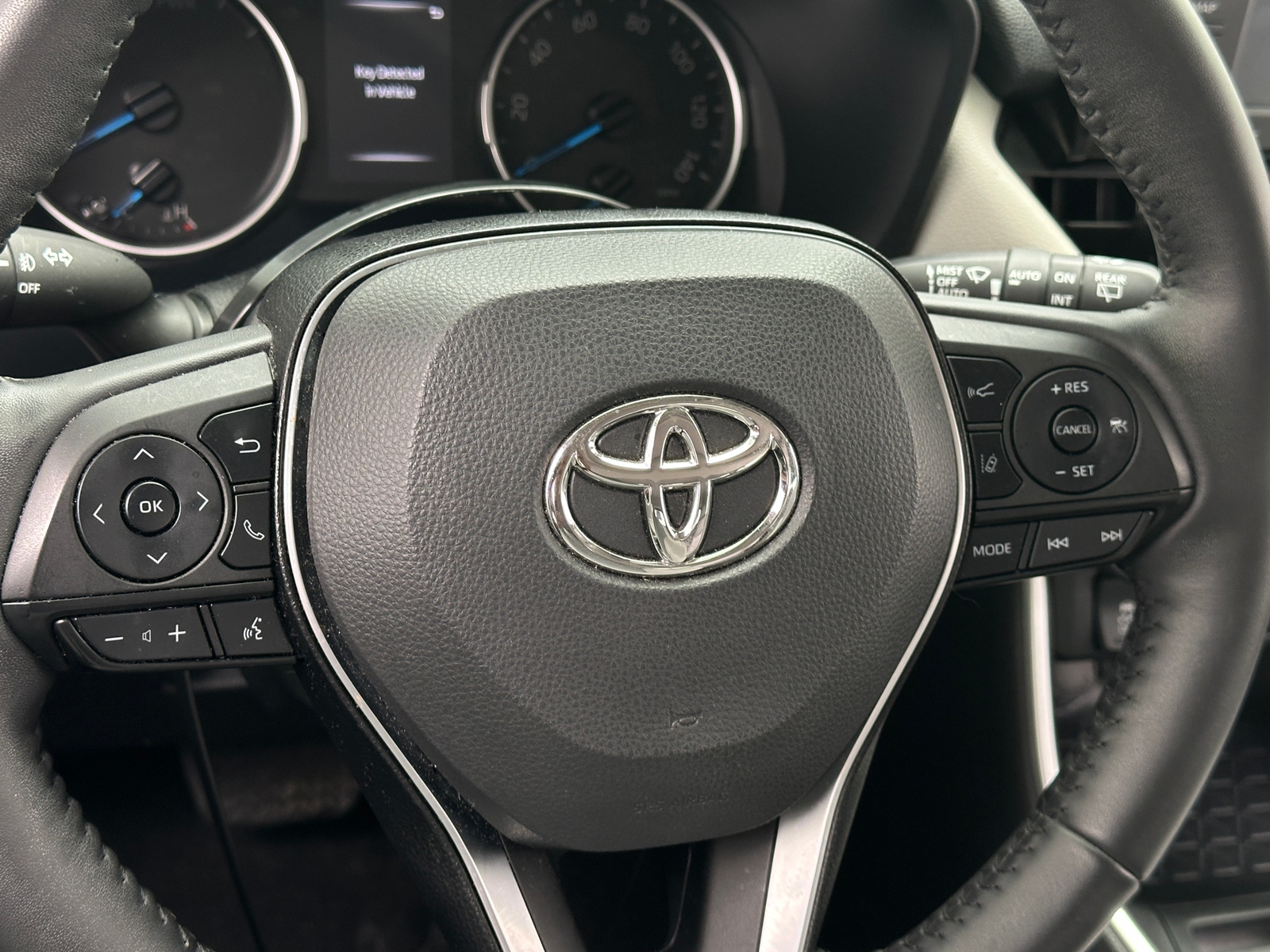 Thumbnail: 2022 Toyota RAV4 - 4