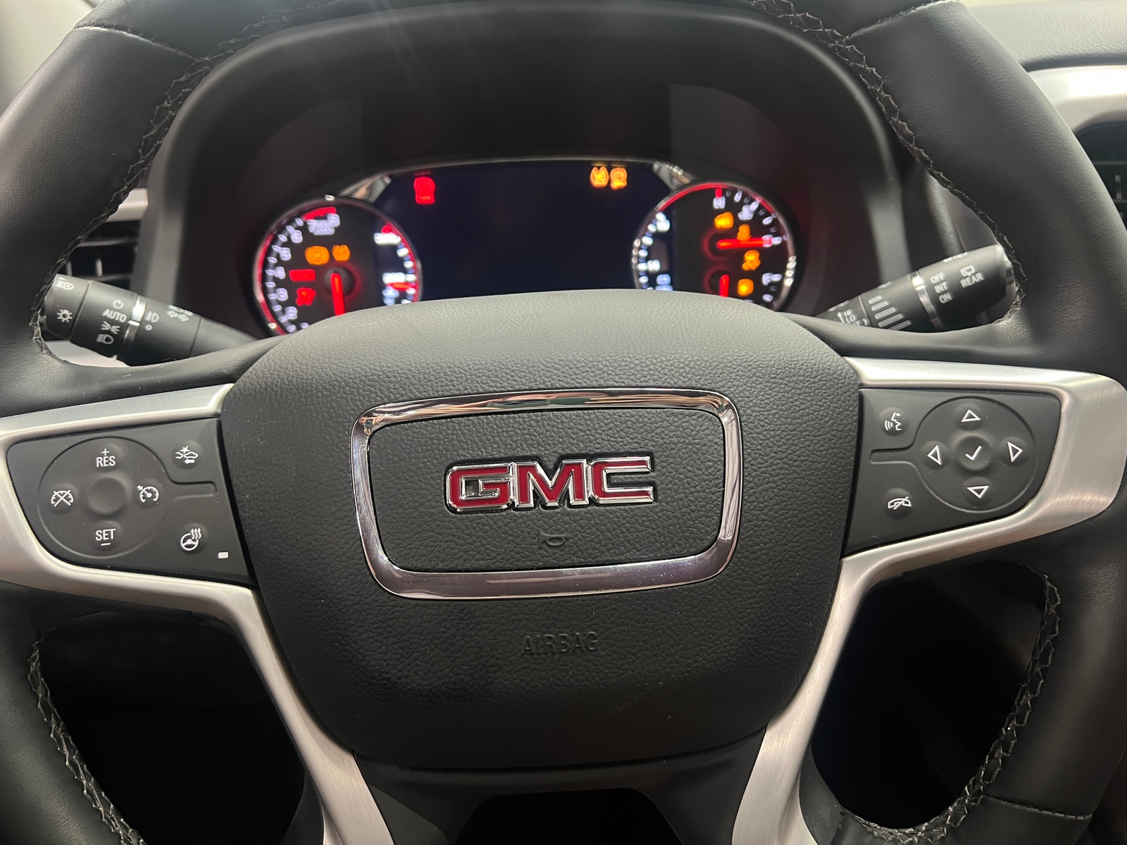 Thumbnail: 2023 GMC Acadia - 4