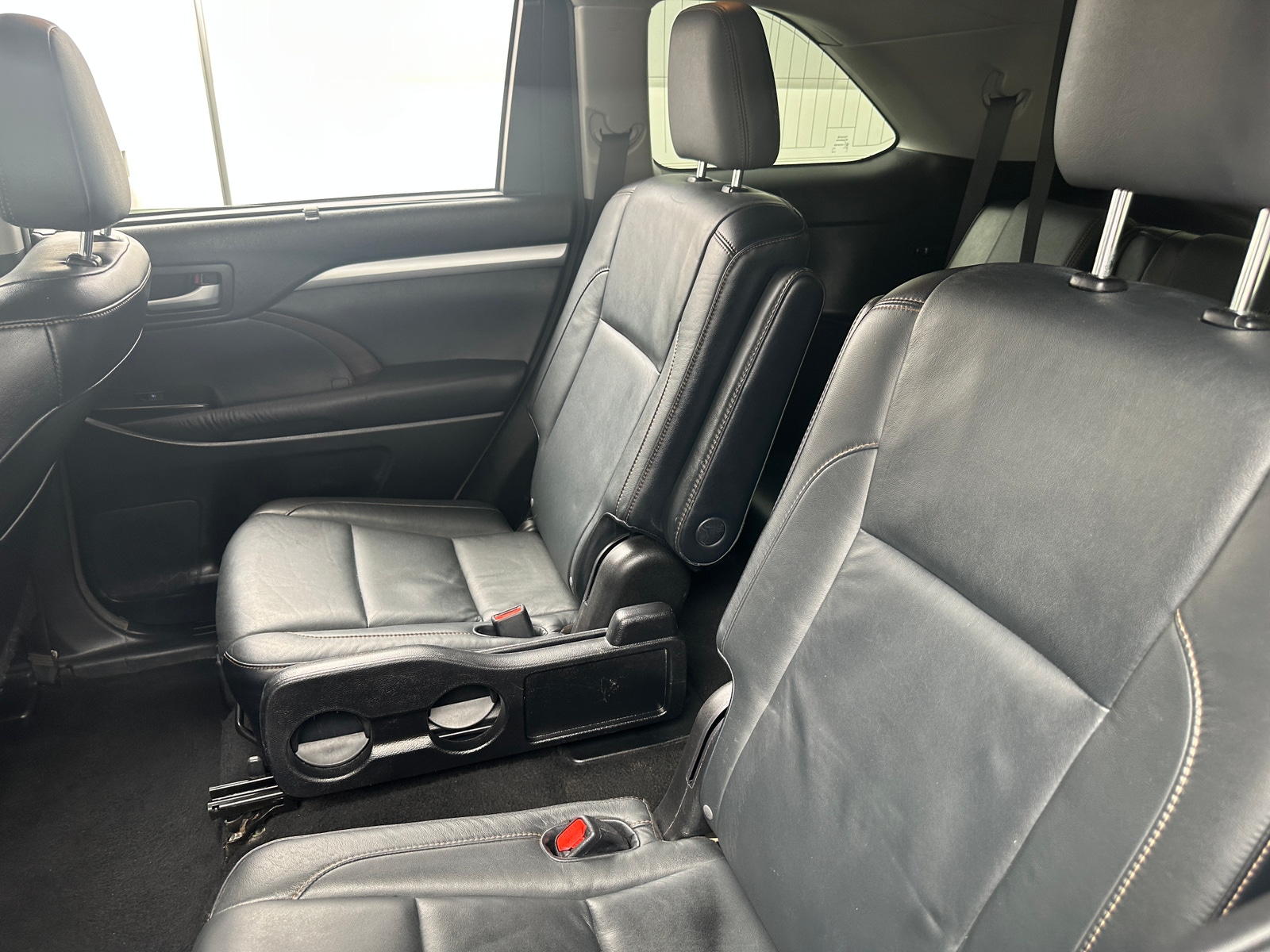 Thumbnail: 2016 Toyota Highlander - 5
