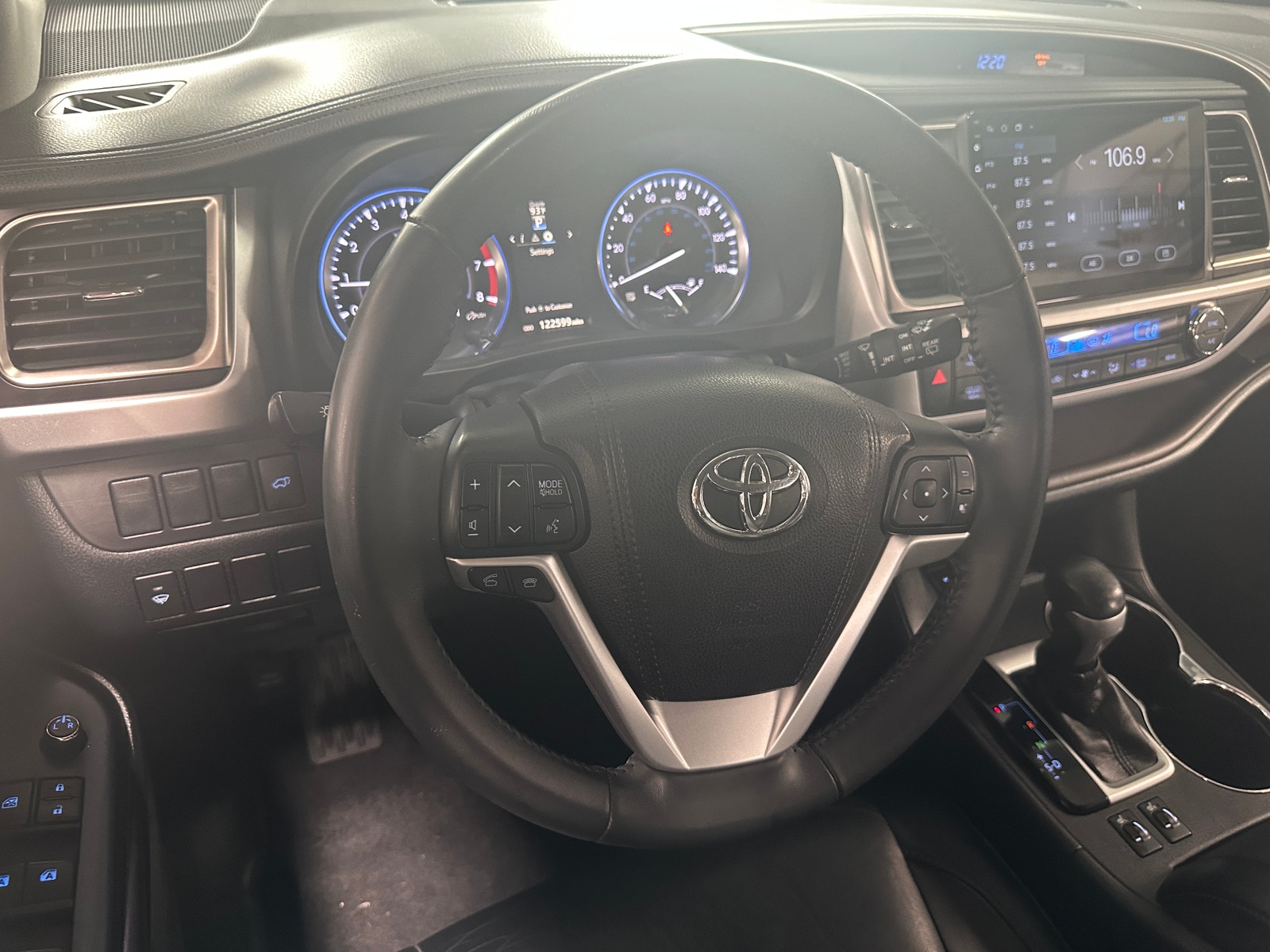 Thumbnail: 2016 Toyota Highlander - 4