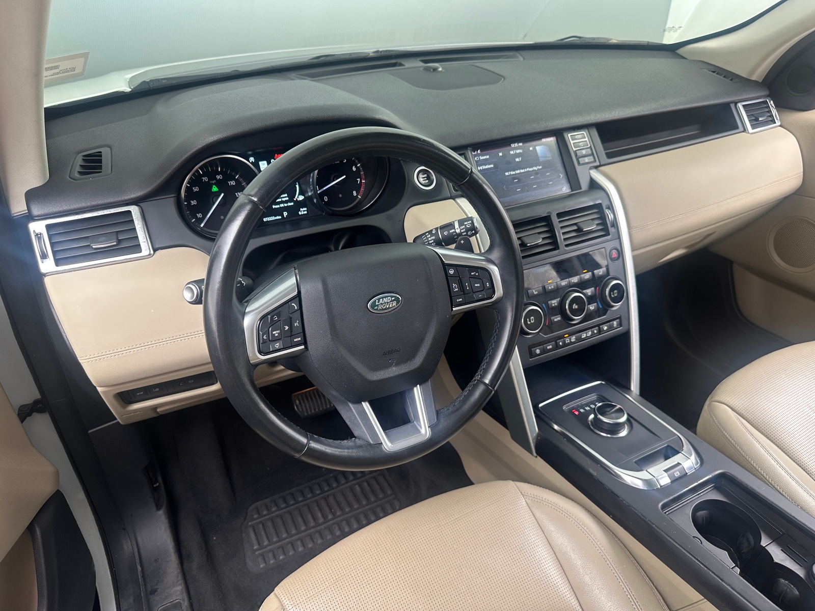 Thumbnail: 2019 Land Rover Discovery Sport - 2