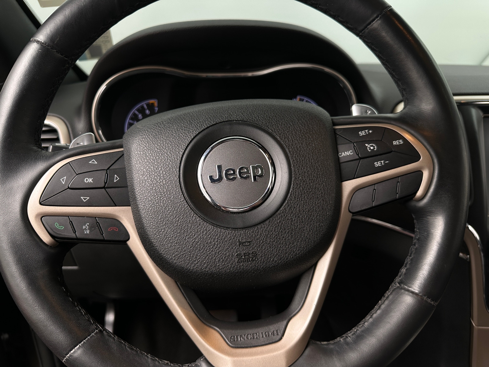 Thumbnail: 2015 Jeep Grand Cherokee - 4