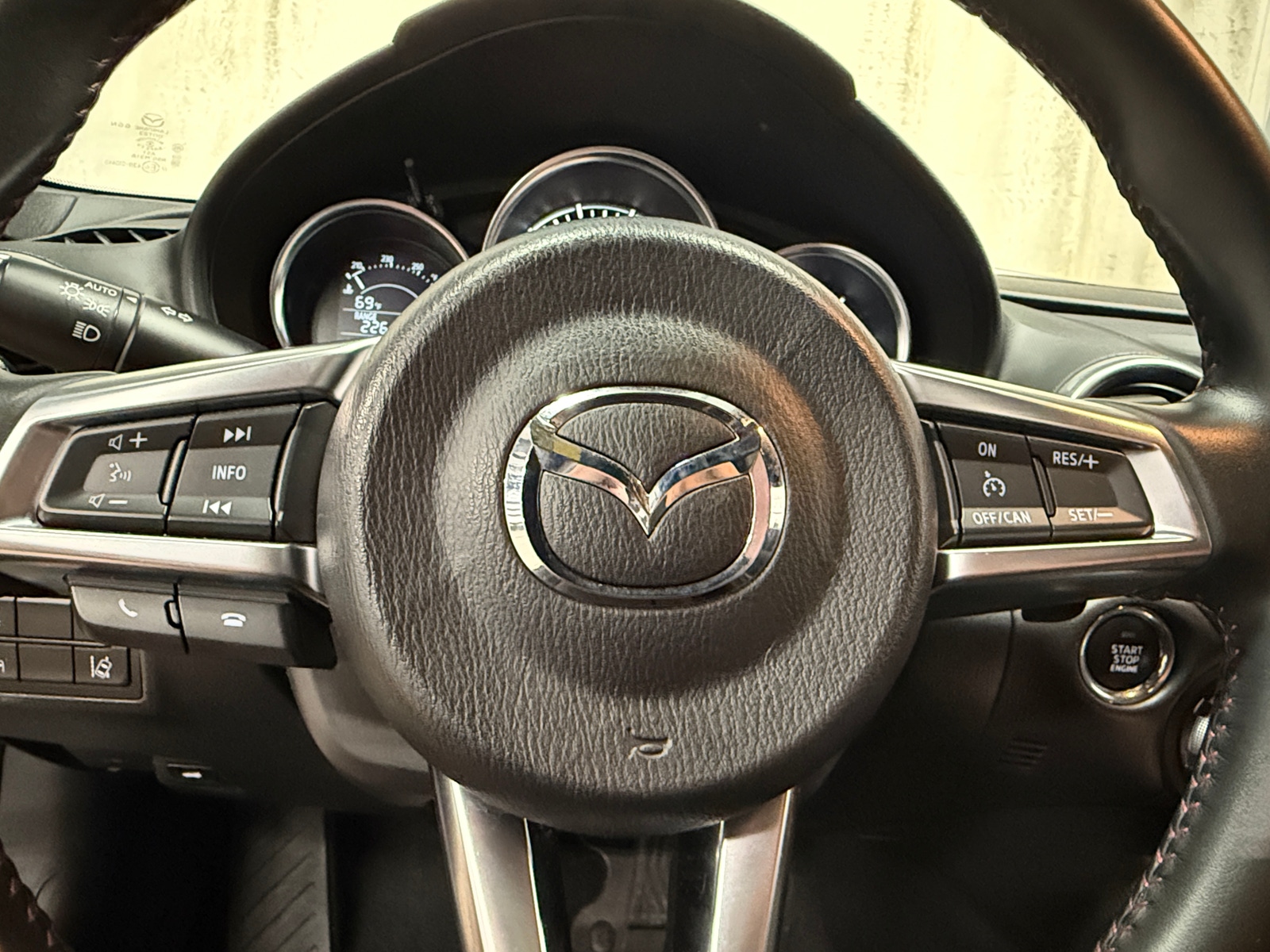 Thumbnail: 2018 Mazda MX-5 Miata - 4