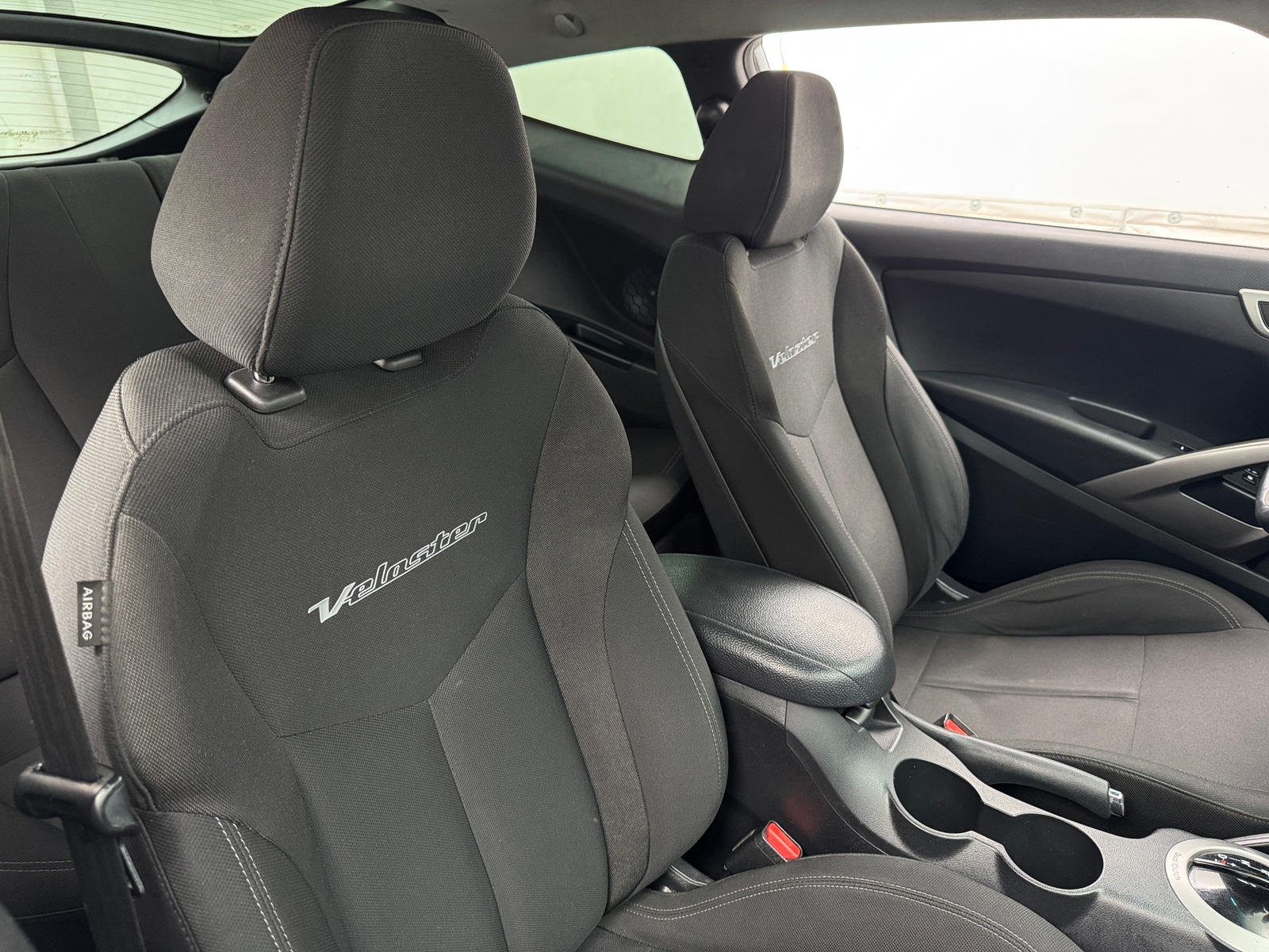 Thumbnail: 2017 Hyundai Veloster - 2