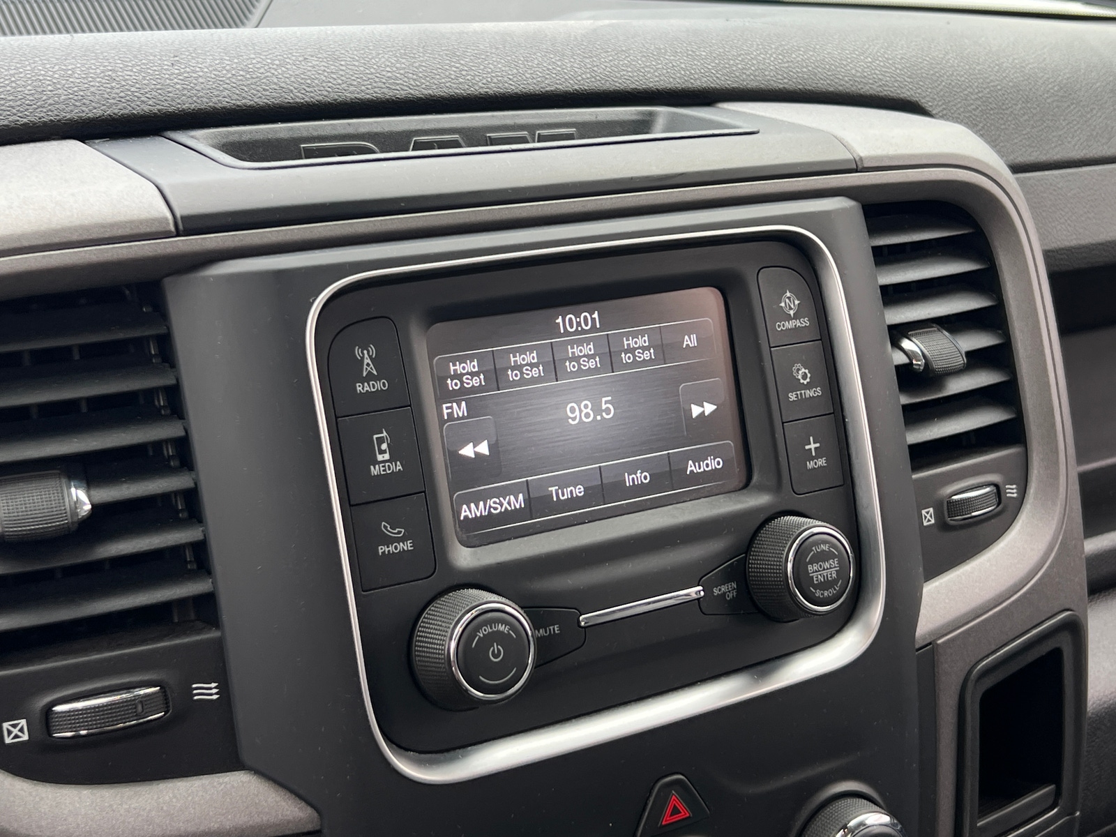 Thumbnail: 2022 RAM 1500 Classic - 4
