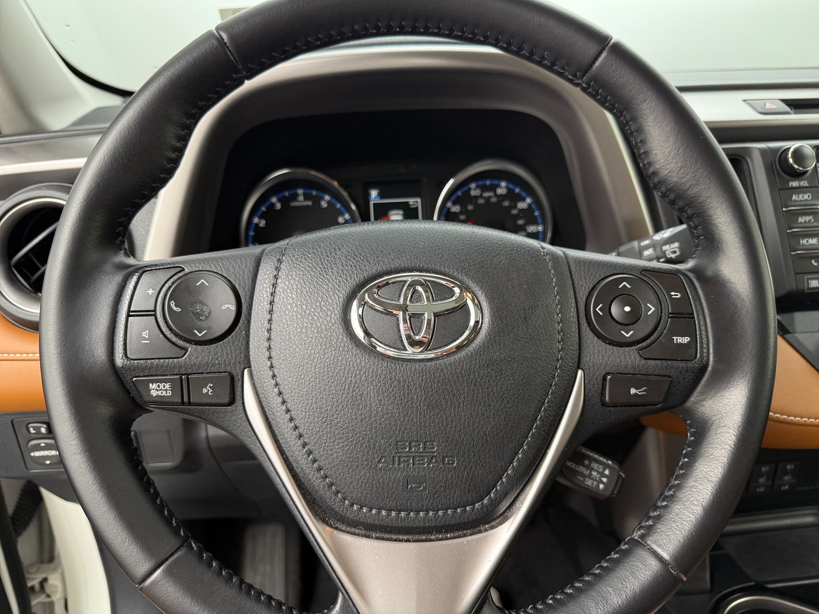 Thumbnail: 2017 Toyota RAV4 - 4