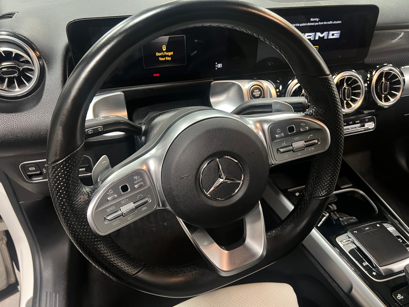 Thumbnail: 2022 Mercedes-Benz GLB - 4