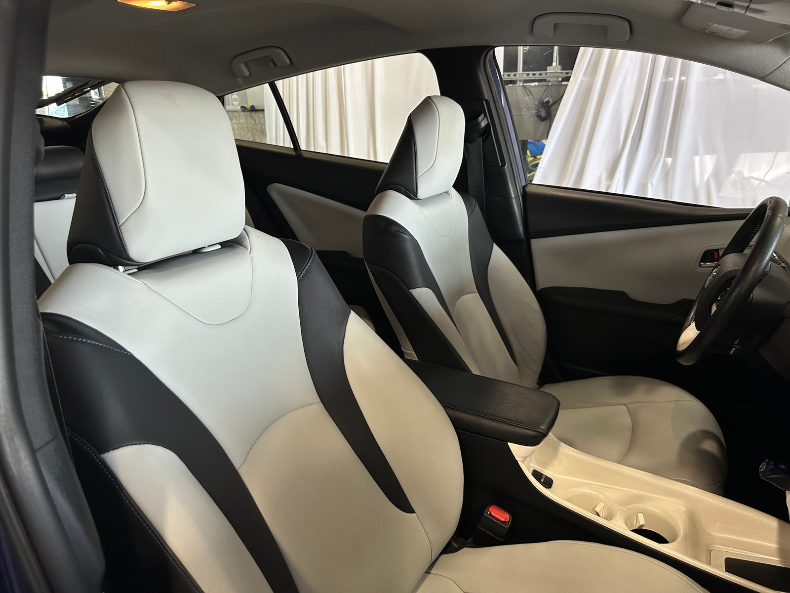 Thumbnail: 2016 Toyota Prius - 2