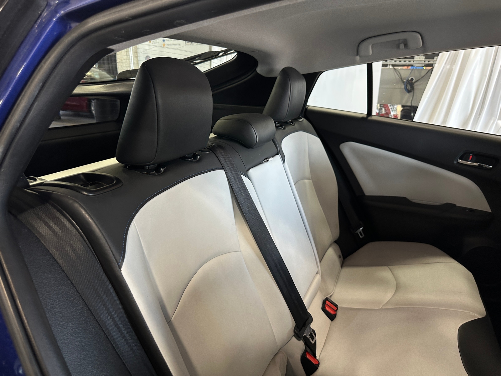 Thumbnail: 2016 Toyota Prius - 6