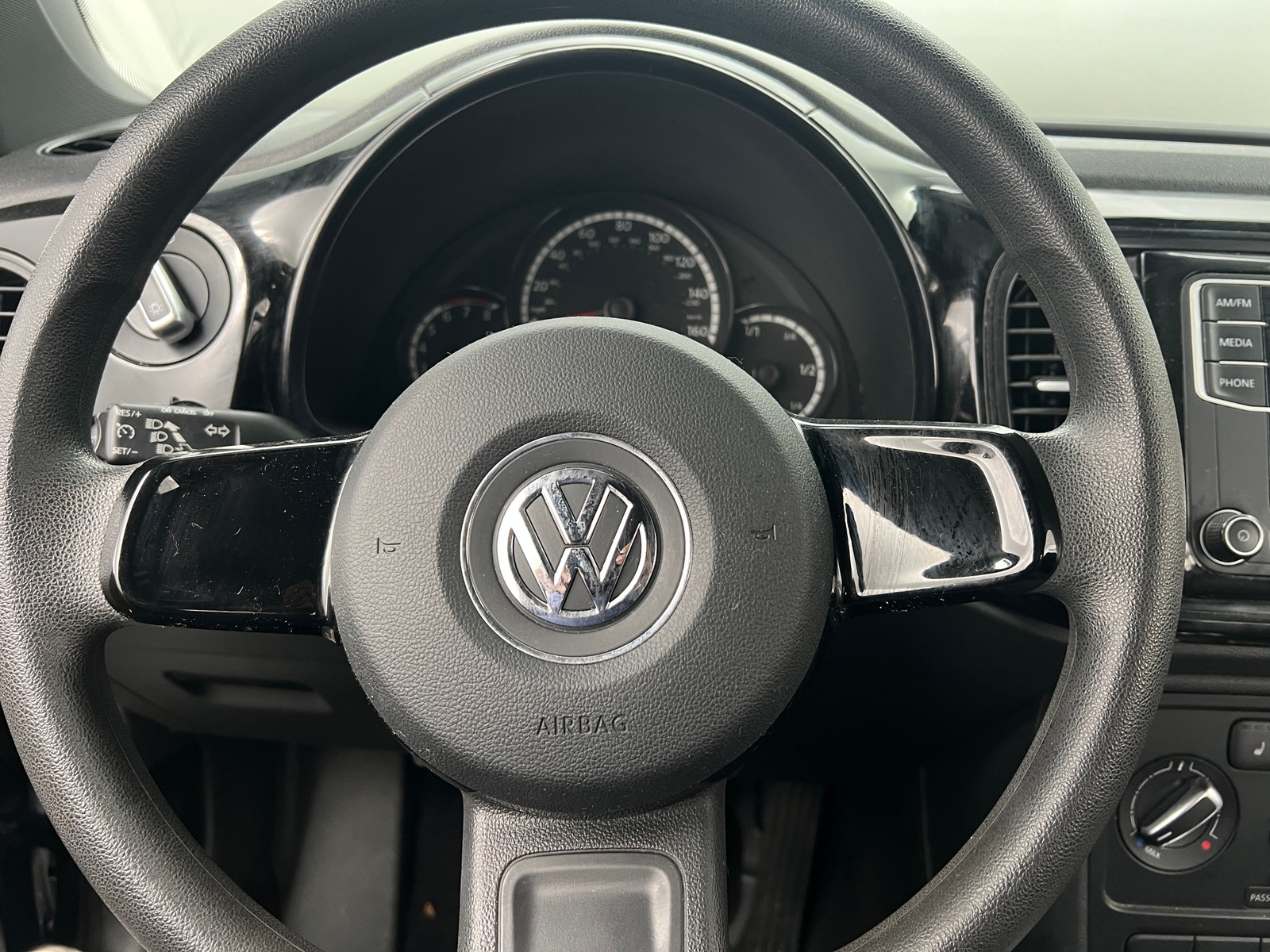 Thumbnail: 2016 Volkswagen Beetle - 3