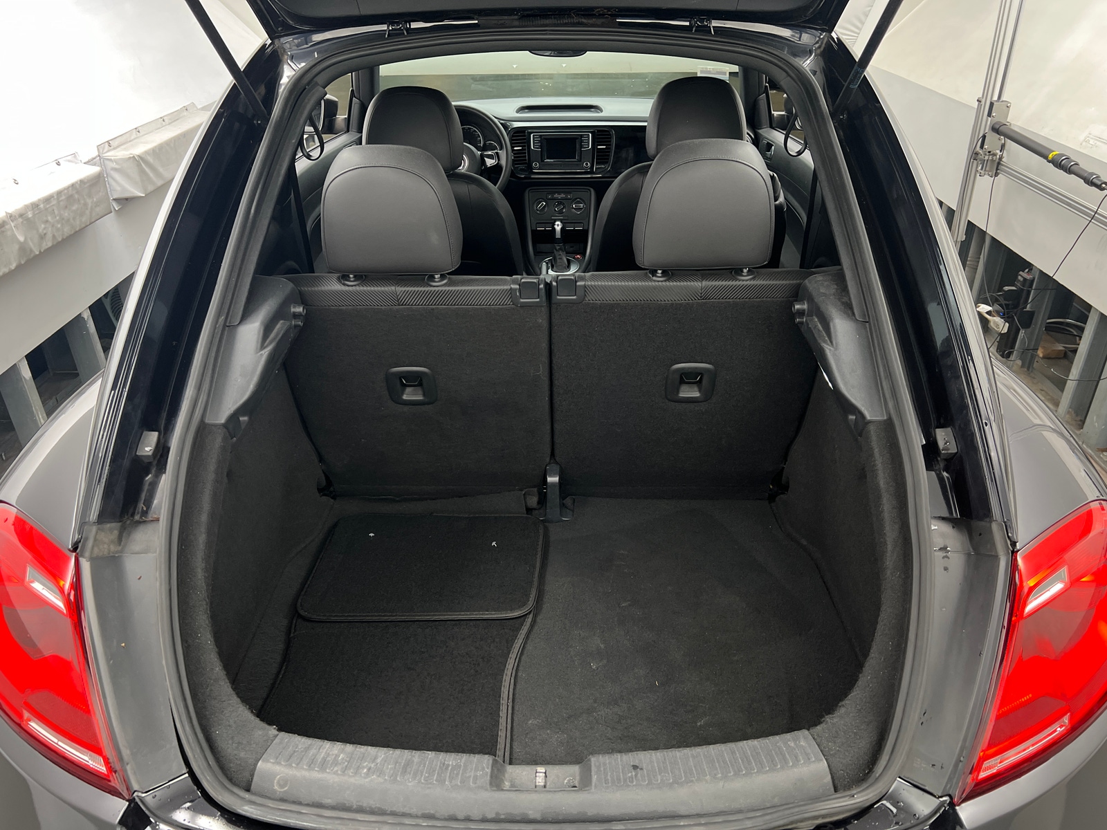 Thumbnail: 2016 Volkswagen Beetle - 5