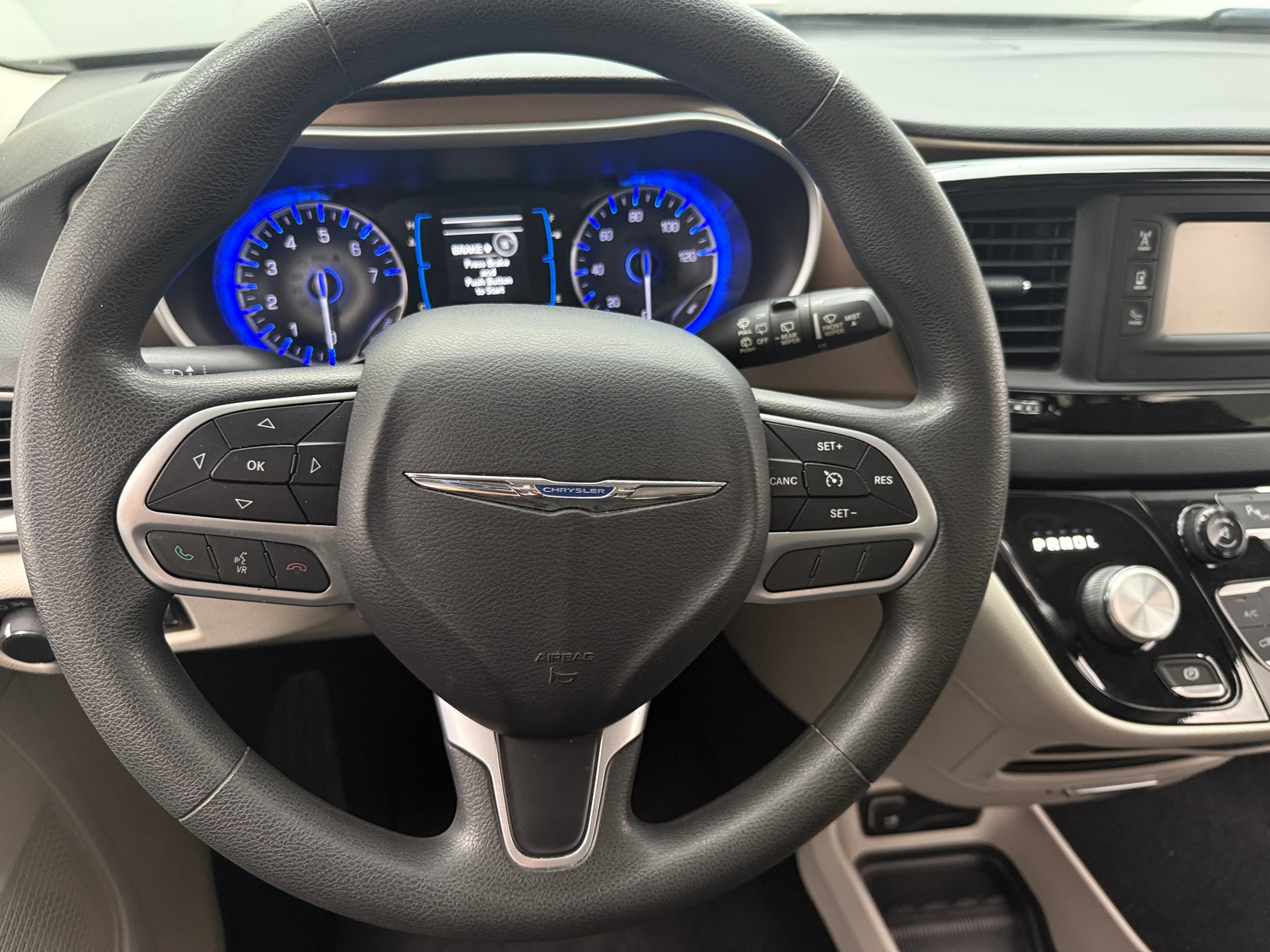 Thumbnail: 2017 Chrysler Pacifica - 5