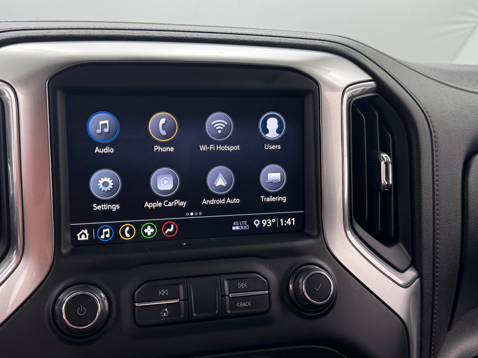 Thumbnail: 2020 Chevrolet Silverado 1500 - 3