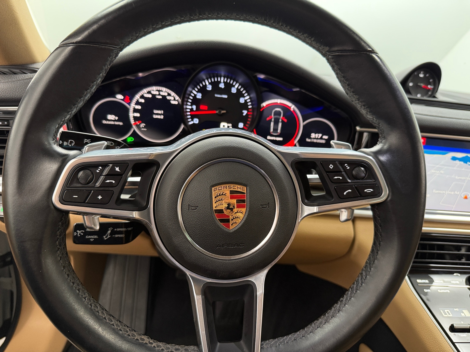 Thumbnail: 2018 Porsche Panamera - 4