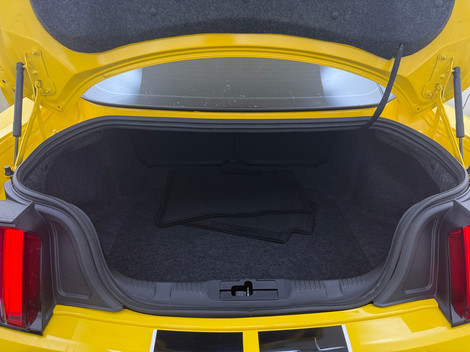 Thumbnail: 2018 Ford Mustang - 6