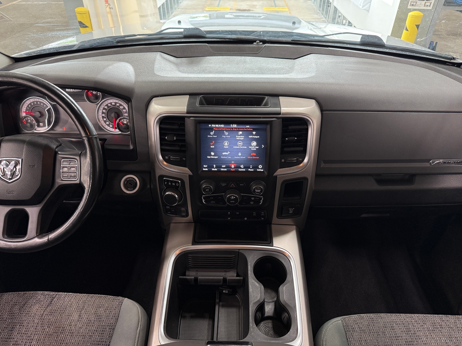 Thumbnail: 2019 RAM 1500 Classic - 3