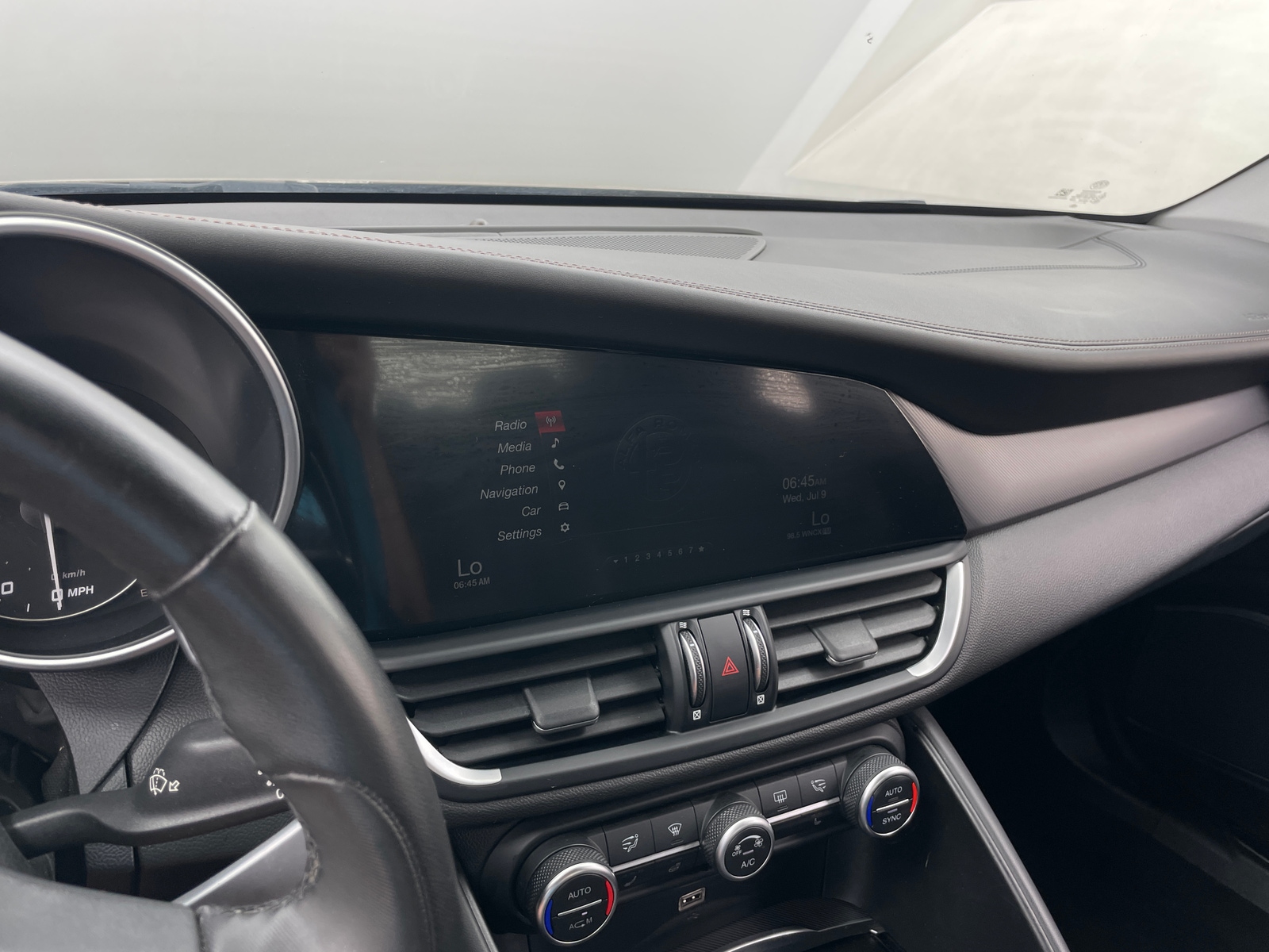 Thumbnail: 2019 Alfa Romeo Giulia - 3