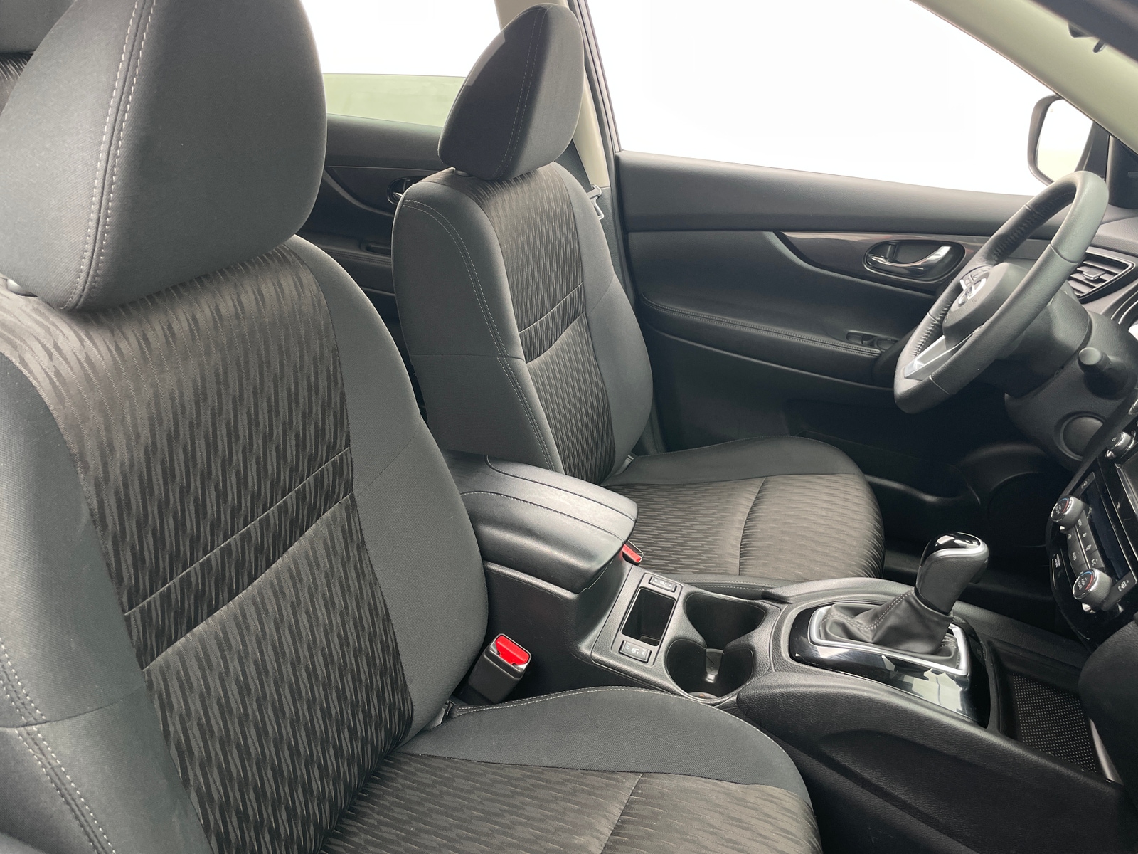 Thumbnail: 2019 Nissan Rogue - 2