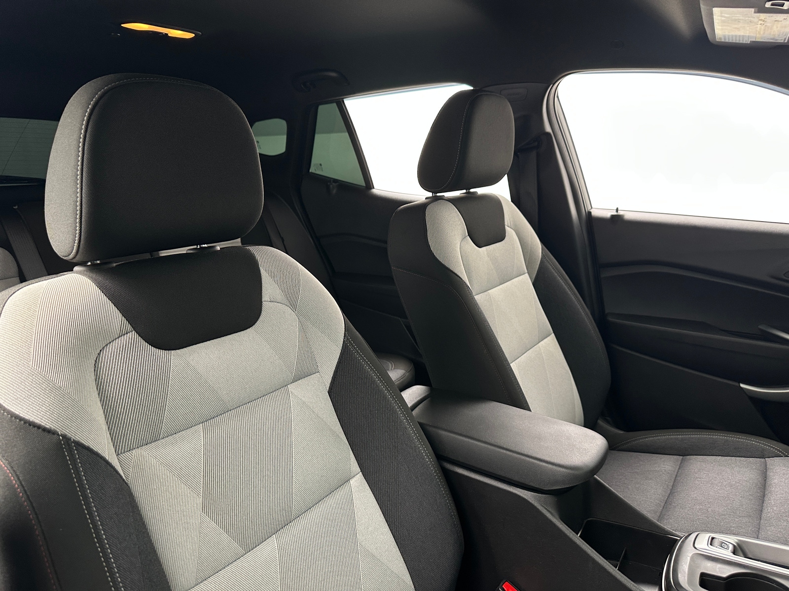 Thumbnail: 2025 Chevrolet Trax - 2