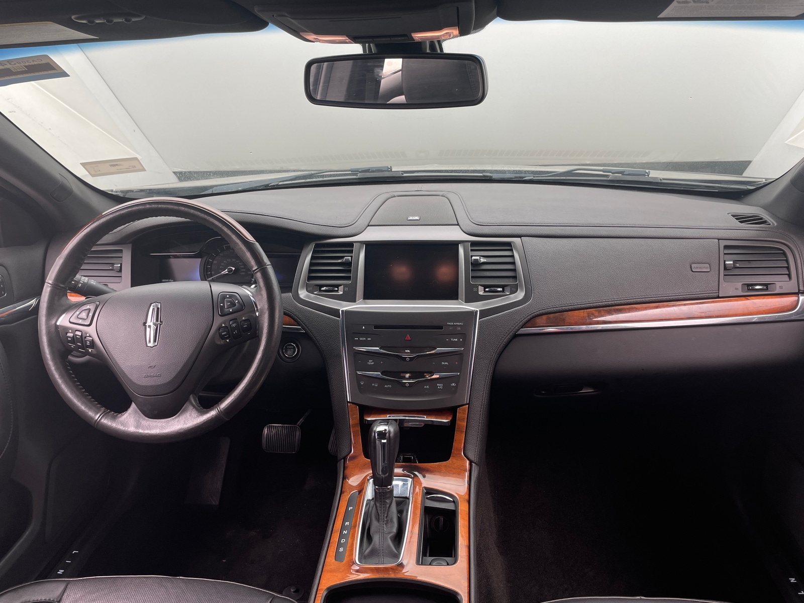 Thumbnail: 2015 Lincoln MKS - 2