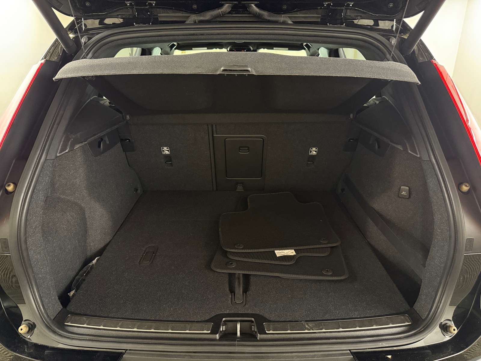 Thumbnail: 2019 Volvo XC40 - 6