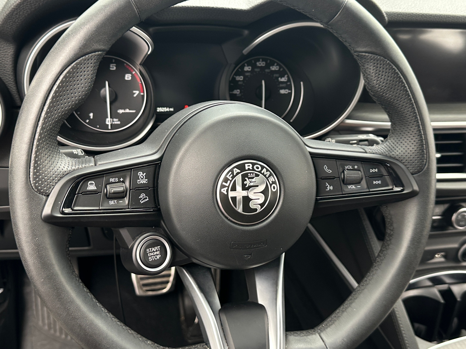 Thumbnail: 2022 Alfa Romeo Stelvio - 4