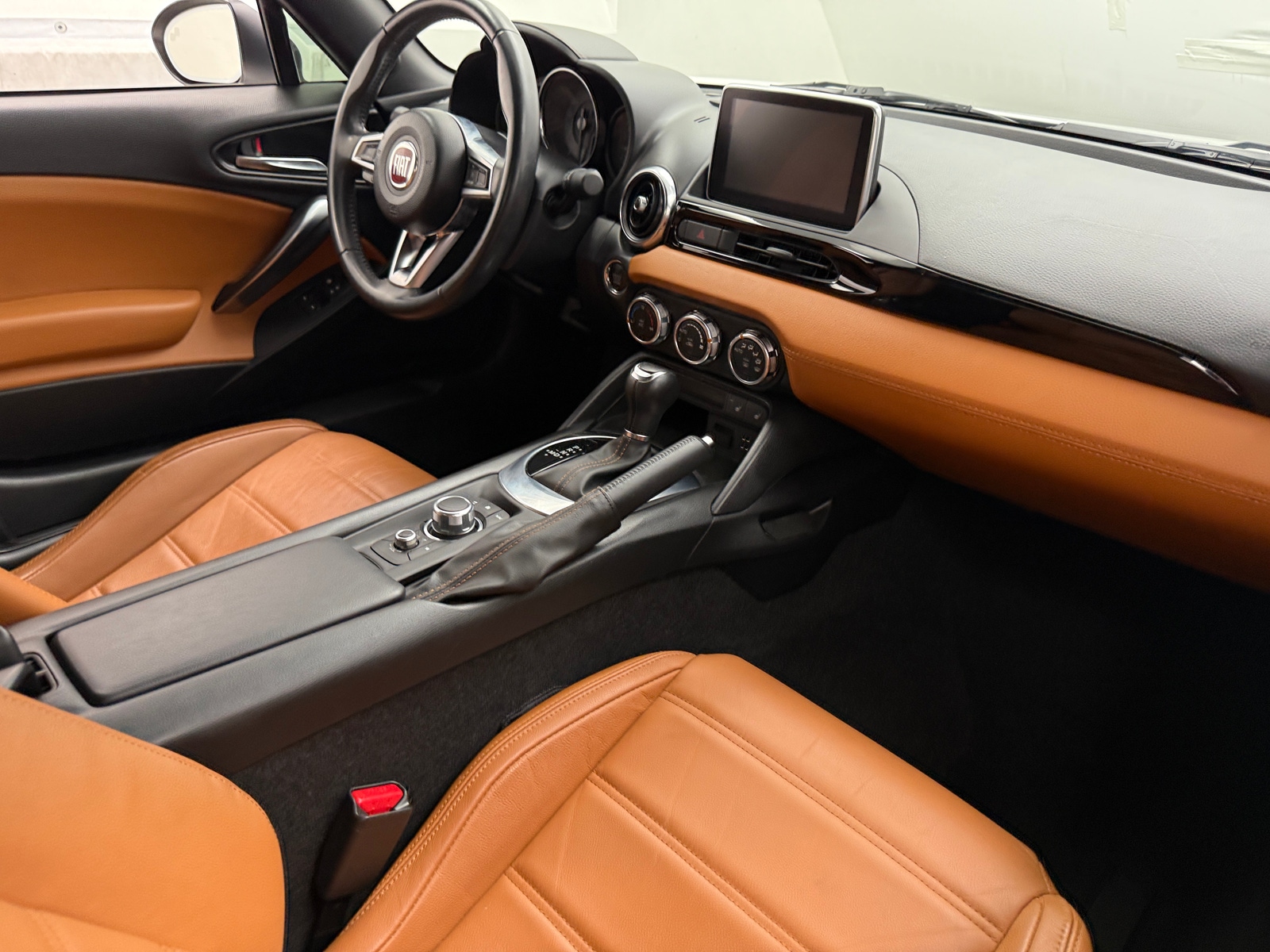 Thumbnail: 2017 Fiat 124 Spider - 3