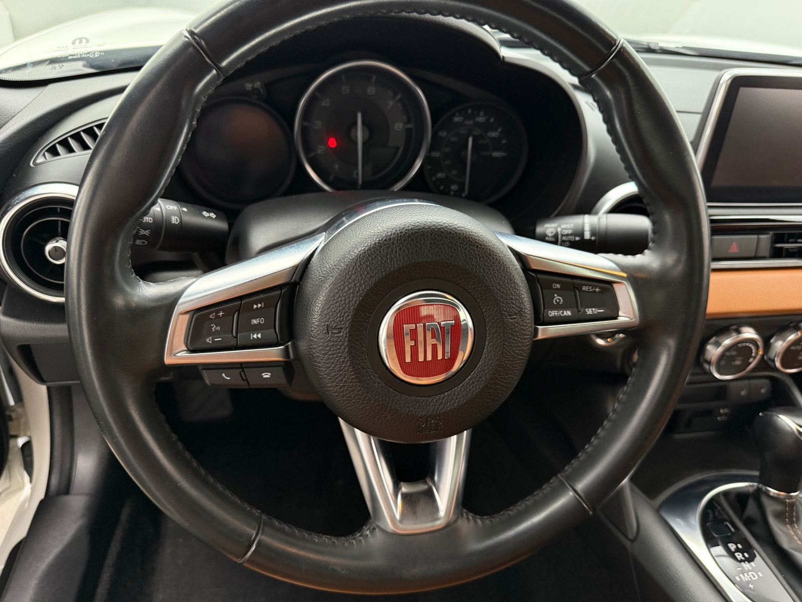 Thumbnail: 2017 Fiat 124 Spider - 5