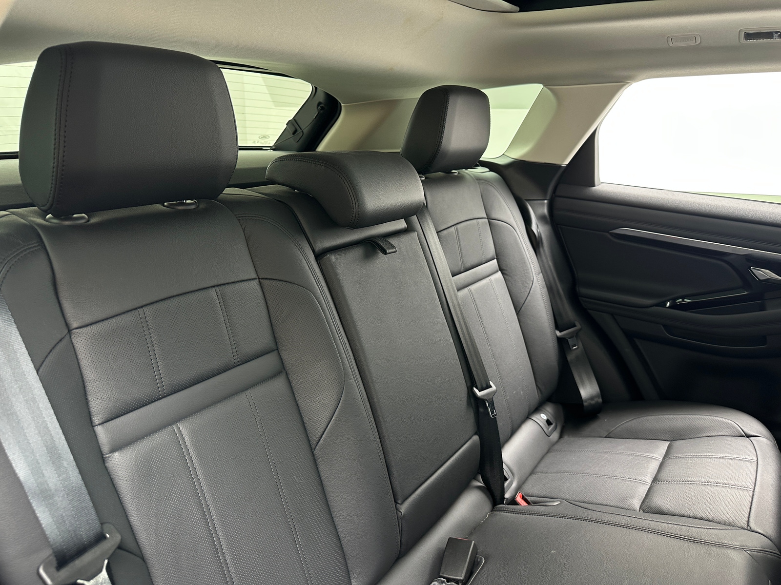 Thumbnail: 2022 Land Rover Range Rover Evoque - 5