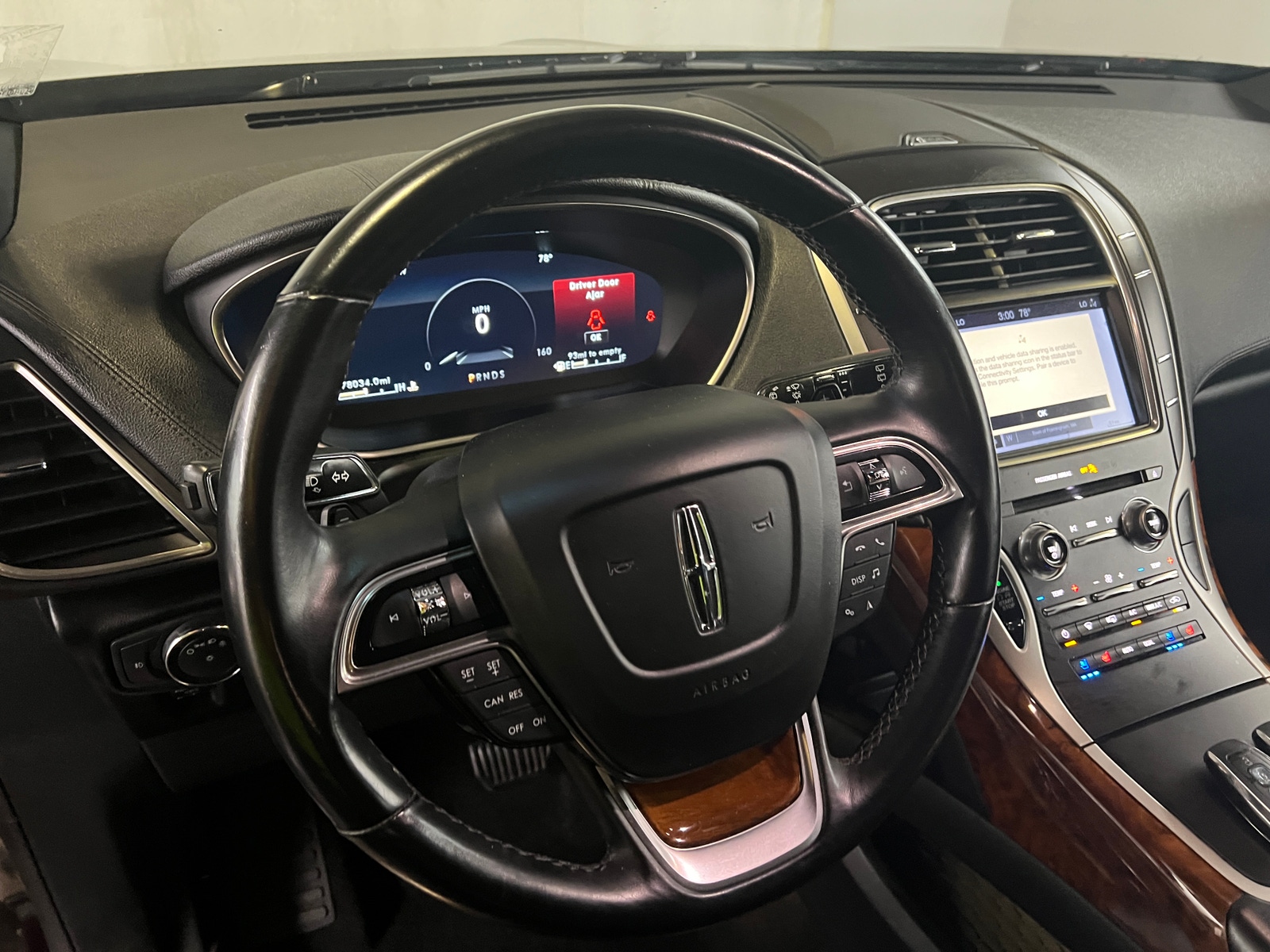 Thumbnail: 2019 Lincoln Nautilus - 4