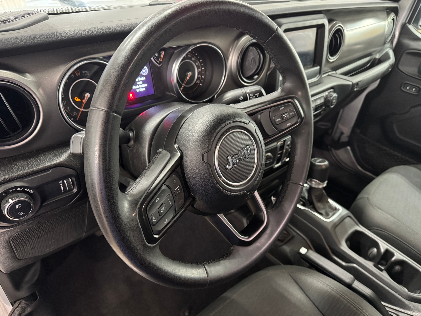 Thumbnail: 2023 Jeep Gladiator - 3