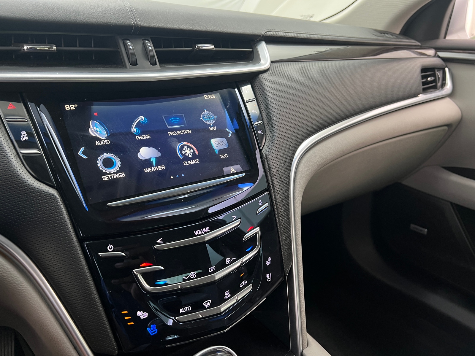 Thumbnail: 2017 Cadillac XTS - 3