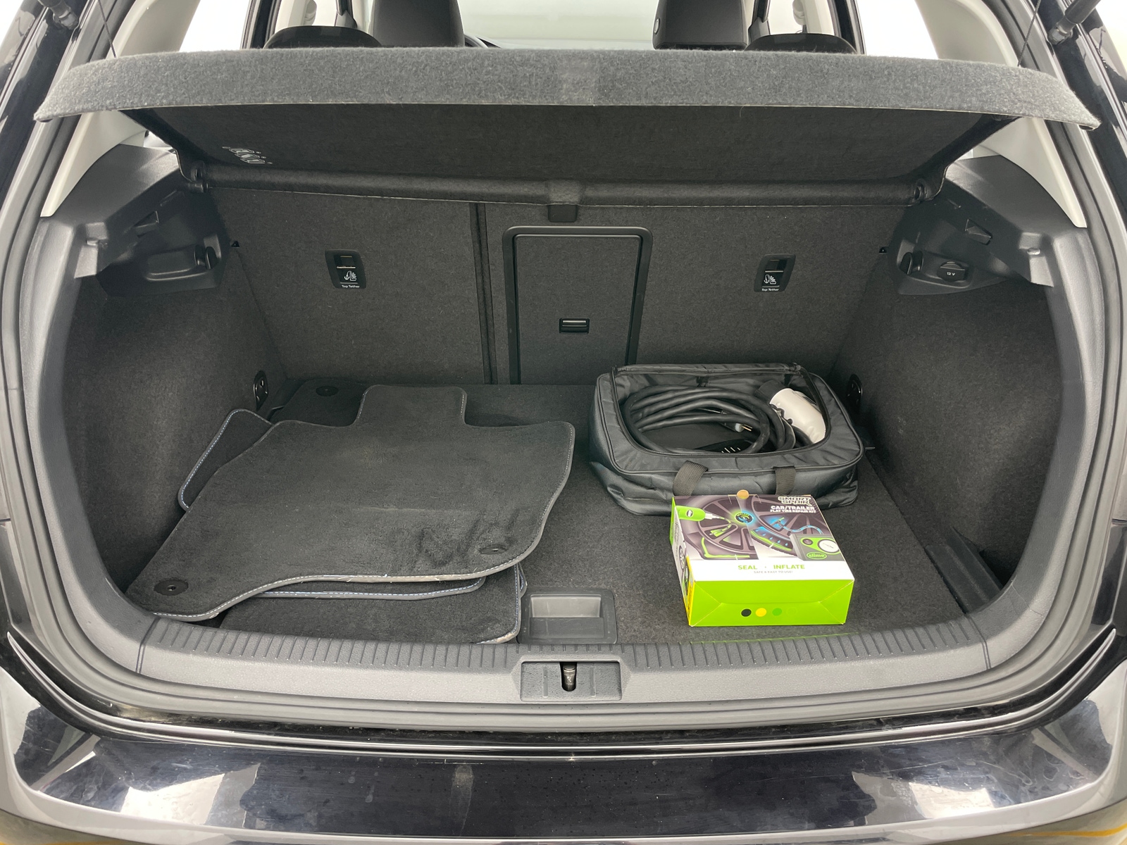 Thumbnail: 2016 Volkswagen e-Golf - 7