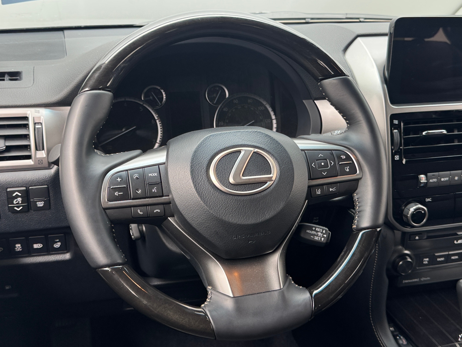 Thumbnail: 2023 Lexus GX - 4