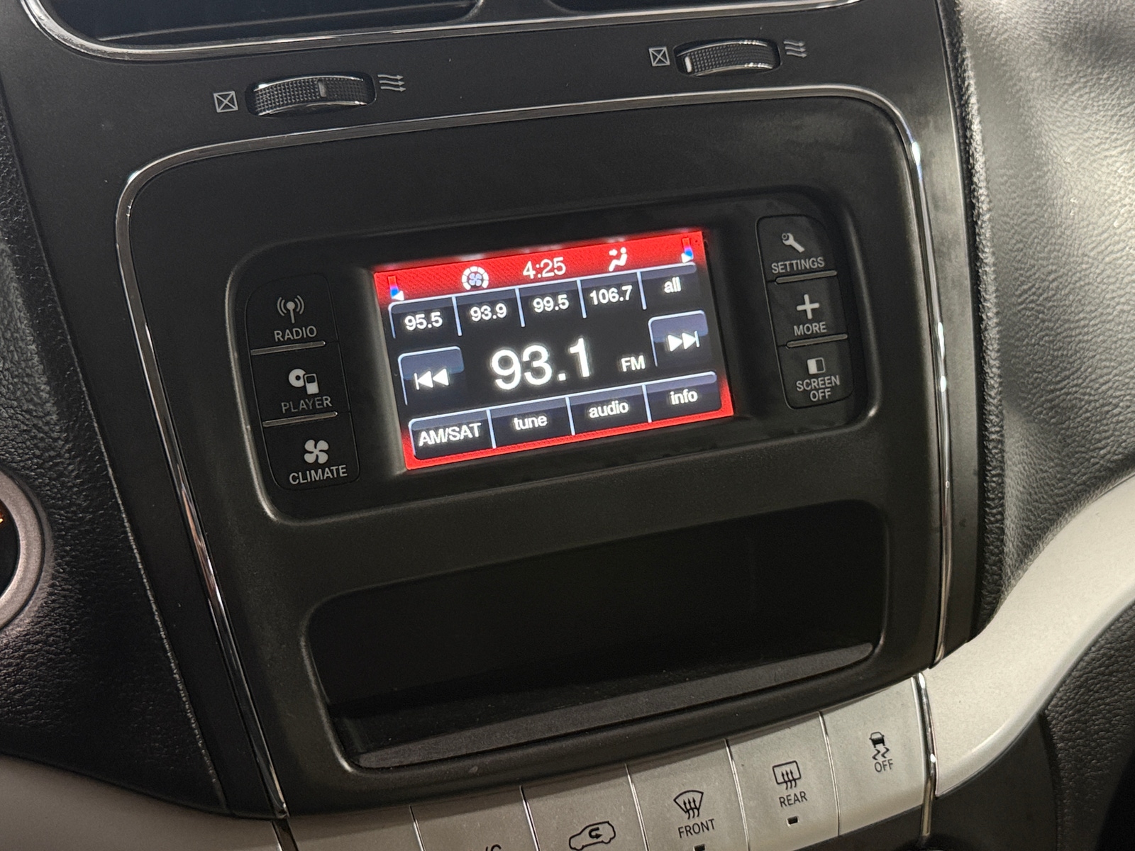 Thumbnail: 2018 Dodge Journey - 4