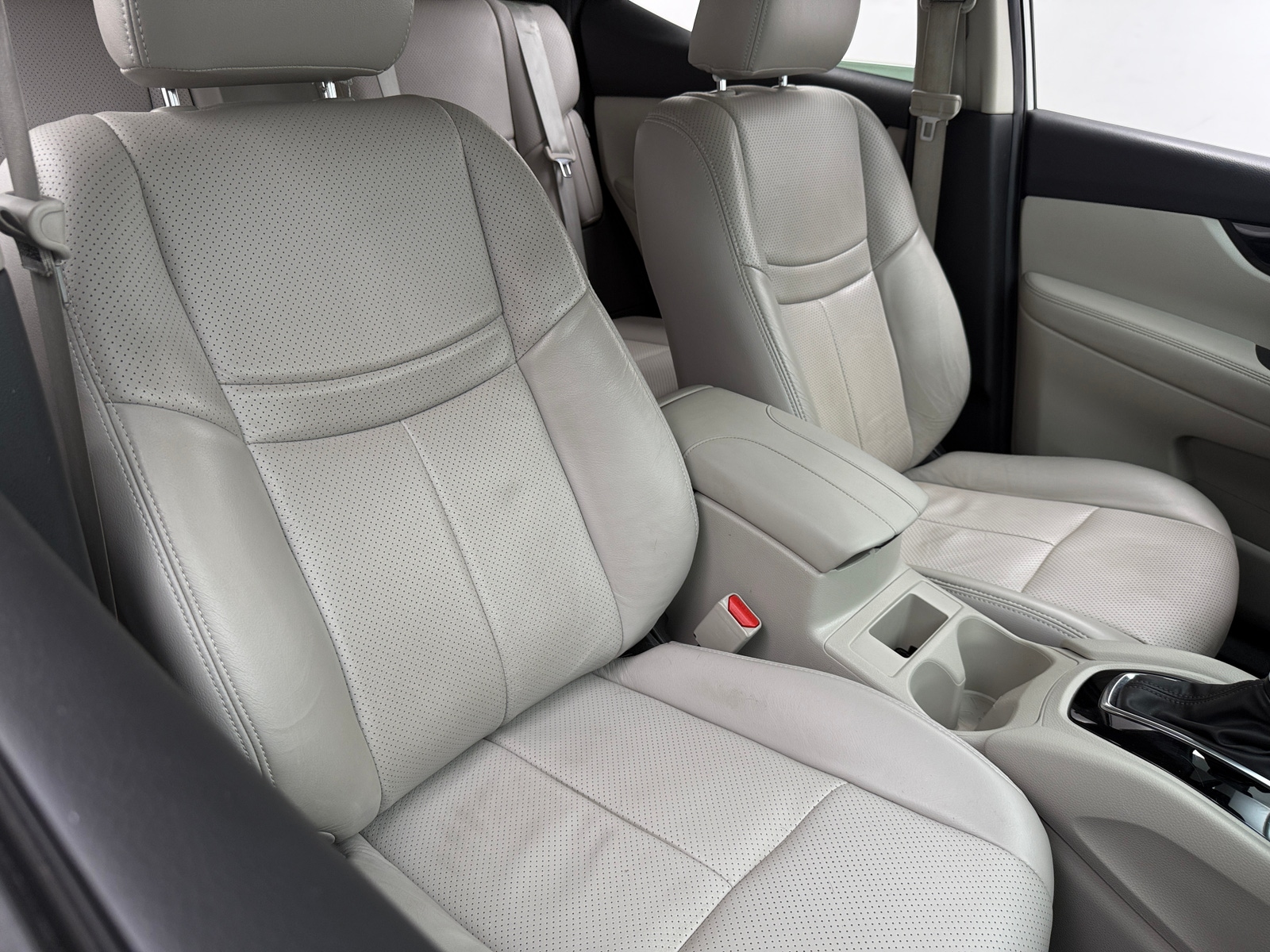 Thumbnail: 2020 Nissan Rogue Sport - 2