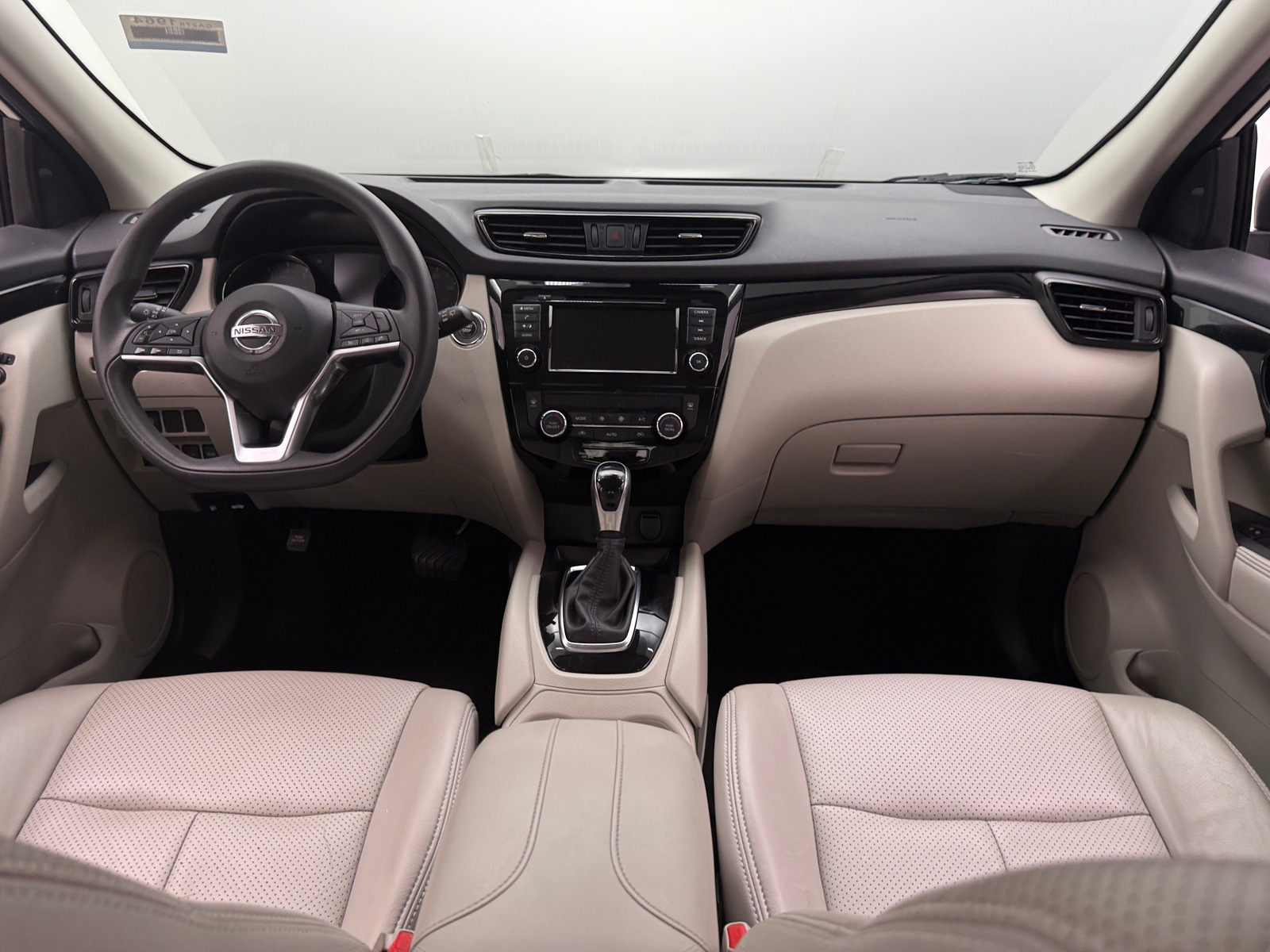 Thumbnail: 2020 Nissan Rogue Sport - 3