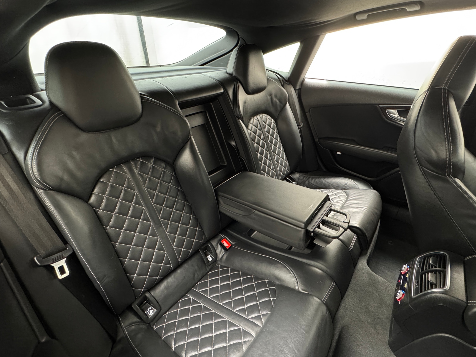 Thumbnail: 2013 Audi S7 - 6